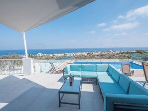 Villa, 4 habitaciones, alberca privada, vista al jardín | Terraza o patio