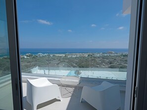 Villa, 4 Bedrooms, Private Pool, Garden View | Interior