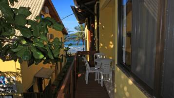 Apartamento, 2 quartos | Vista para praia/oceano