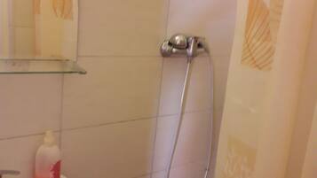 Apartment, 1 Bedroom, Terrace, Garden View | Bathroom