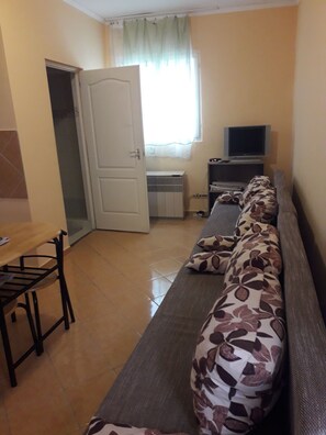 Apartemen, 1 kamar tidur, teras, pemandangan kebun | Area keluarga