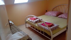 Apartment, 4 Bedrooms, Smoking, Balcony | 5 bedrooms, travel crib - Appartment for 10-16 Persons (Balatonlelle)