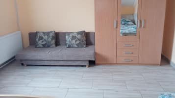 Apartment, 4 Bedrooms, Smoking, Balcony | Interior