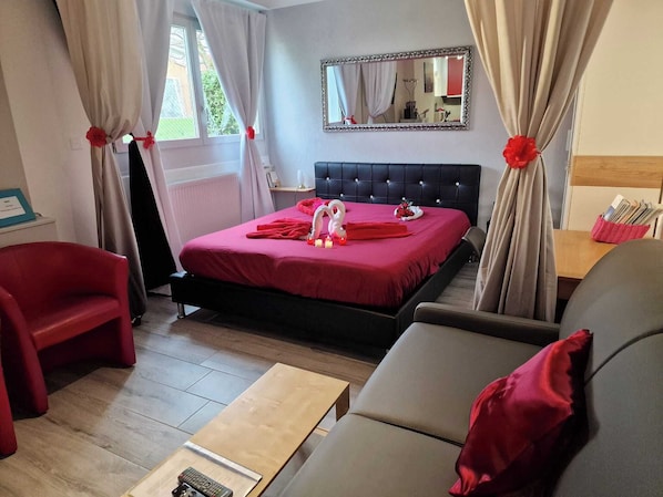 1 chambre, fer et planche Ă repasser, draps fournis