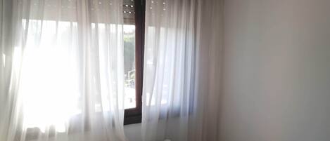 Premium bedding, in-room safe, individually furnished, laptop workspace