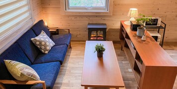 【コテージ Ａ】2階建て2LDK (70平米) 無料WIFI 禁煙 | リビング エリア | 床暖房