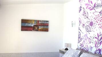 1 bedroom, in-room safe, iron/ironing board, free WiFi