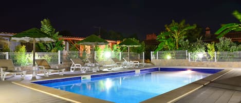 屋外プール、温水プール