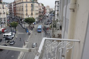 Kamer, 1 slaapkamer, balkon, uitzicht op stad | Uitzicht vanuit accommodatie