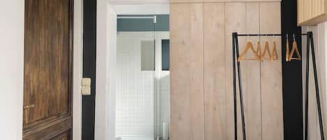 11 habitaciones, wifi y ropa de cama