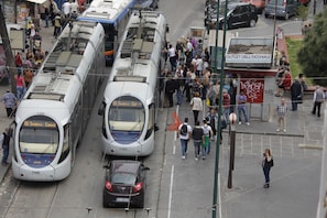 Kamar, 1 kamar tidur, balkon, pemandangan kota | Pemandangan dari properti