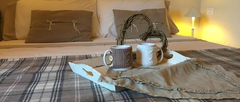 1 bedroom, bed sheets