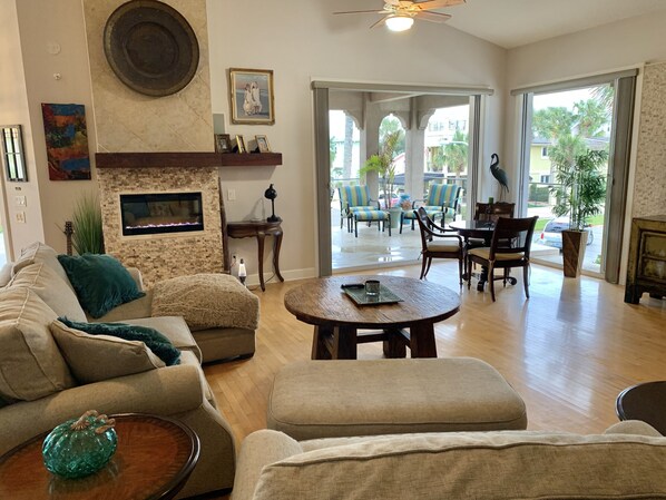 TV, fireplace, stereo