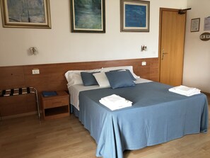 Room, 1 Bedroom | 1 bedroom, travel crib - Venice Mestre Tourist Accommodation, Quiet Room With Wifi and Free Parking (Mestre)