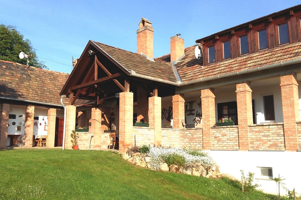 Room-rustic Charm - two Bedroom Suite 86