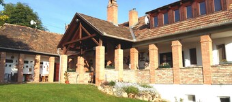 Room in Farmhouse - Rustic Charm - two Bedroom Suite 8601