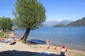 På stranden, liggestole