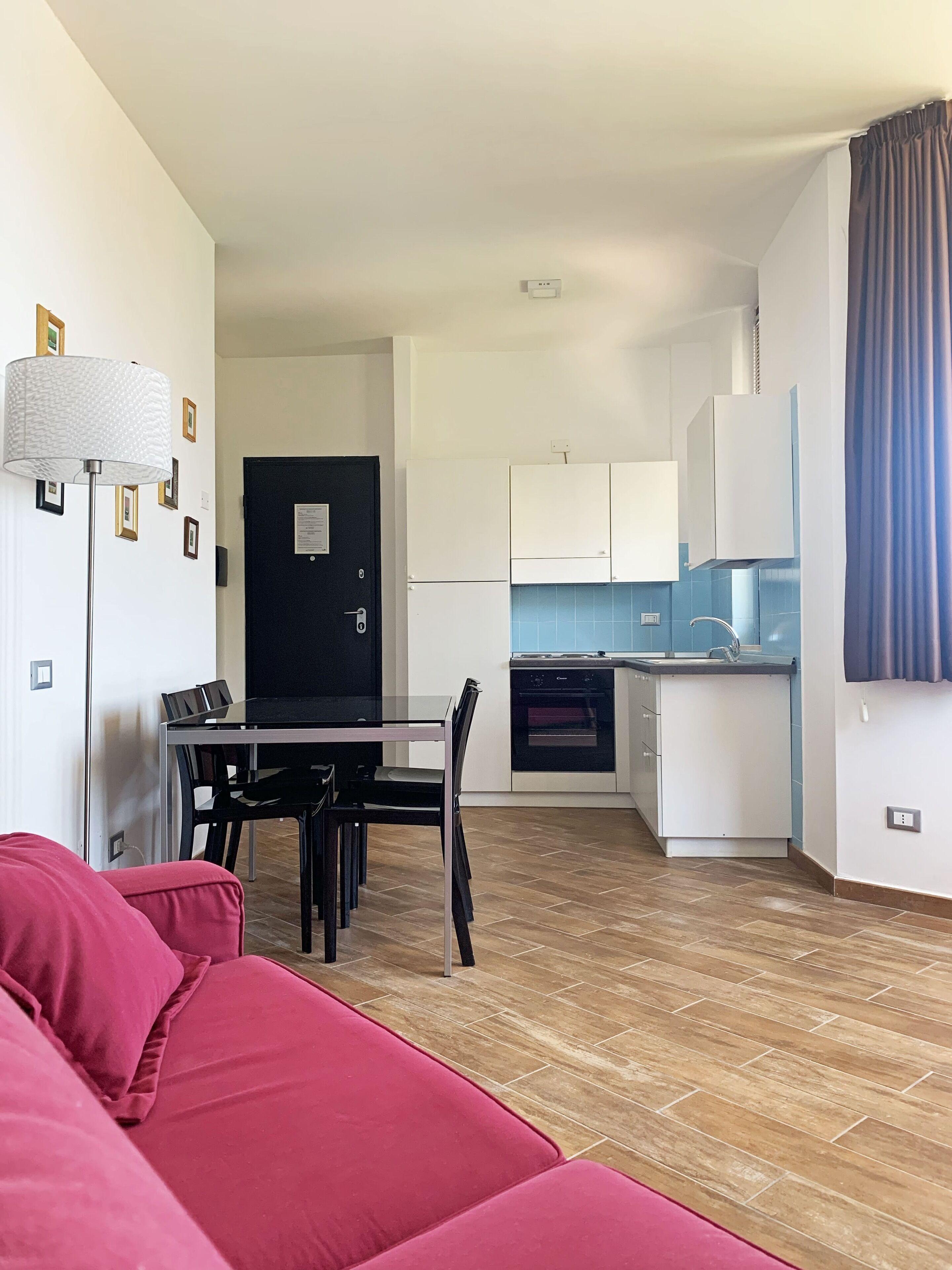 Superior appartement | Privékeuken | Een koelkast/vriezer, een oven, een kookplaat