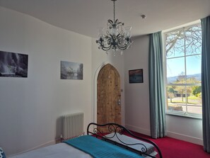 1 多间卧室、熨斗/熨衣板、免费 WiFi、床单