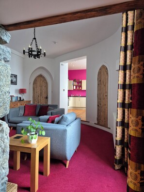 Smart TV, fireplace, DVD player, books