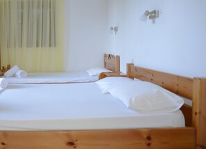 1 bedroom - Corfu Room Apartments, in a Very Piecefull and Full of Trees Area (Corfu)