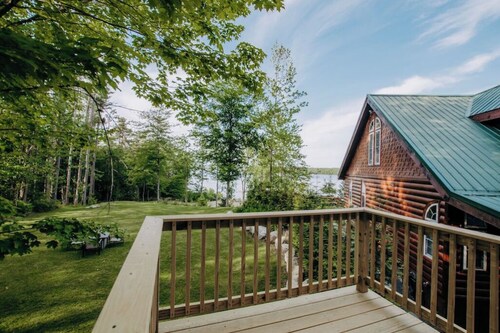 Adirondack Lakeside Cabin w/ Beach Access, Panoramic views, incl SUP, onsite B&G