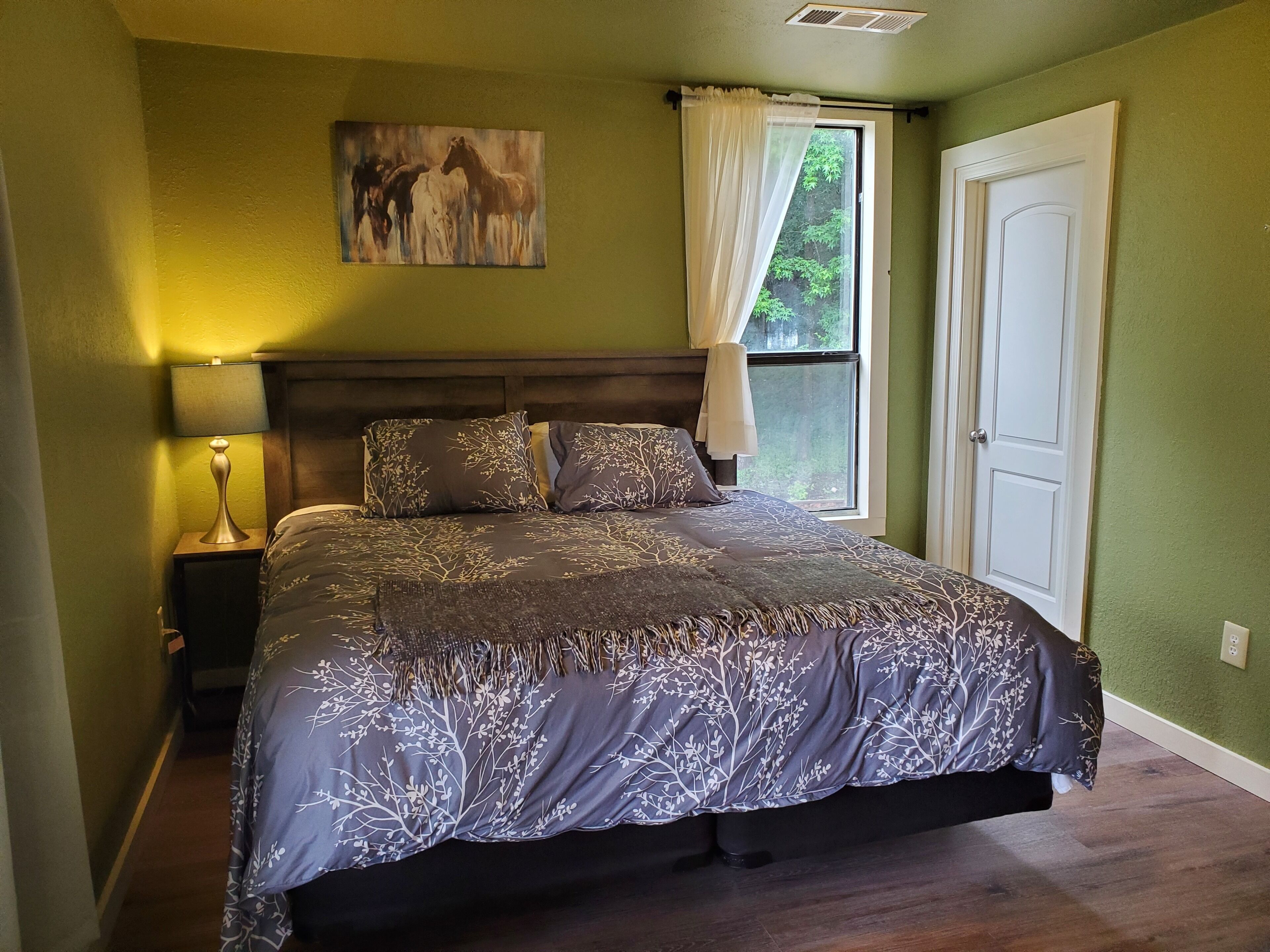 8 bedrooms, iron/ironing board, free WiFi, bed sheets