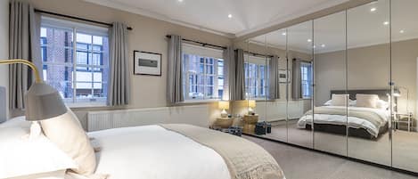 Huis (3 Bedrooms) | 3 slaapkamers, een bureau, een laptopwerkplek