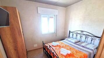 3 chambres, fer et planche à repasser, Wi-Fi gratuit, draps fournis