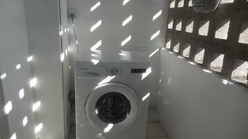Apartment, 2 Bedrooms, Balcony, City View | Laundry