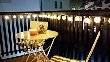 Apartment, 1 Bedroom, Smoking, Balcony | Outdoor dining