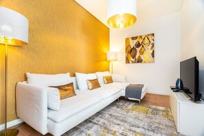 TV - Spacious apartment perfect for families & friends in central location (Lisboa)