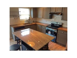 Fridge, microwave, oven, stovetop - Unfurnished Monthly Rental (Waxhaw)