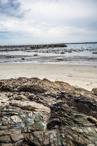 House 6 people, Pléboulle 