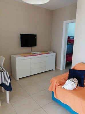 2 bedrooms - Second floor house with sea view beach access with terrace (San Pietro Spekijarika)