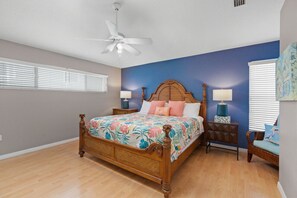 2 bedrooms, desk, iron/ironing board, WiFi