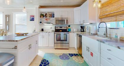 Gulf Views, Large Back Deck, Boardwalk to Beach, Golf Cart Access