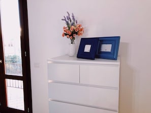 Appartement, 2 chambres, balcon | 2 chambres, système d’insonorisation, fer et planche à repasser