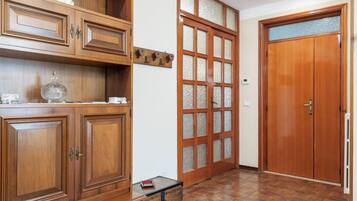 Apartment, 3 Bedrooms, Smoking, Balcony | Interior