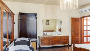 Apartment, 3 Bedrooms, Smoking, Balcony | 3 bedrooms