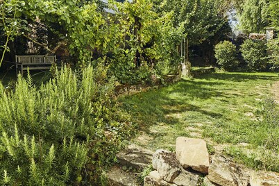 Charming house with shared use of garden