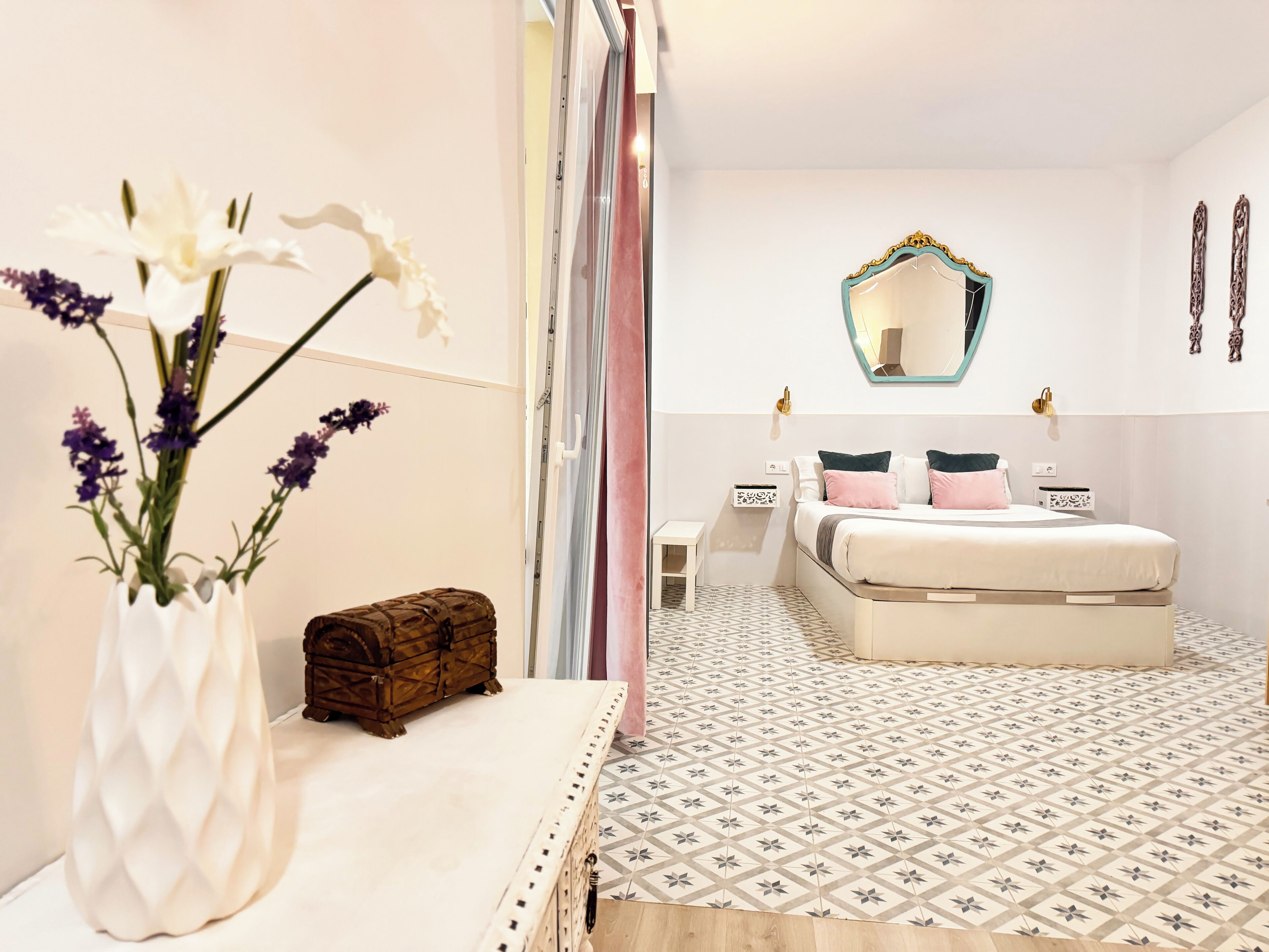 Photo - Palace House Hércules Apartments