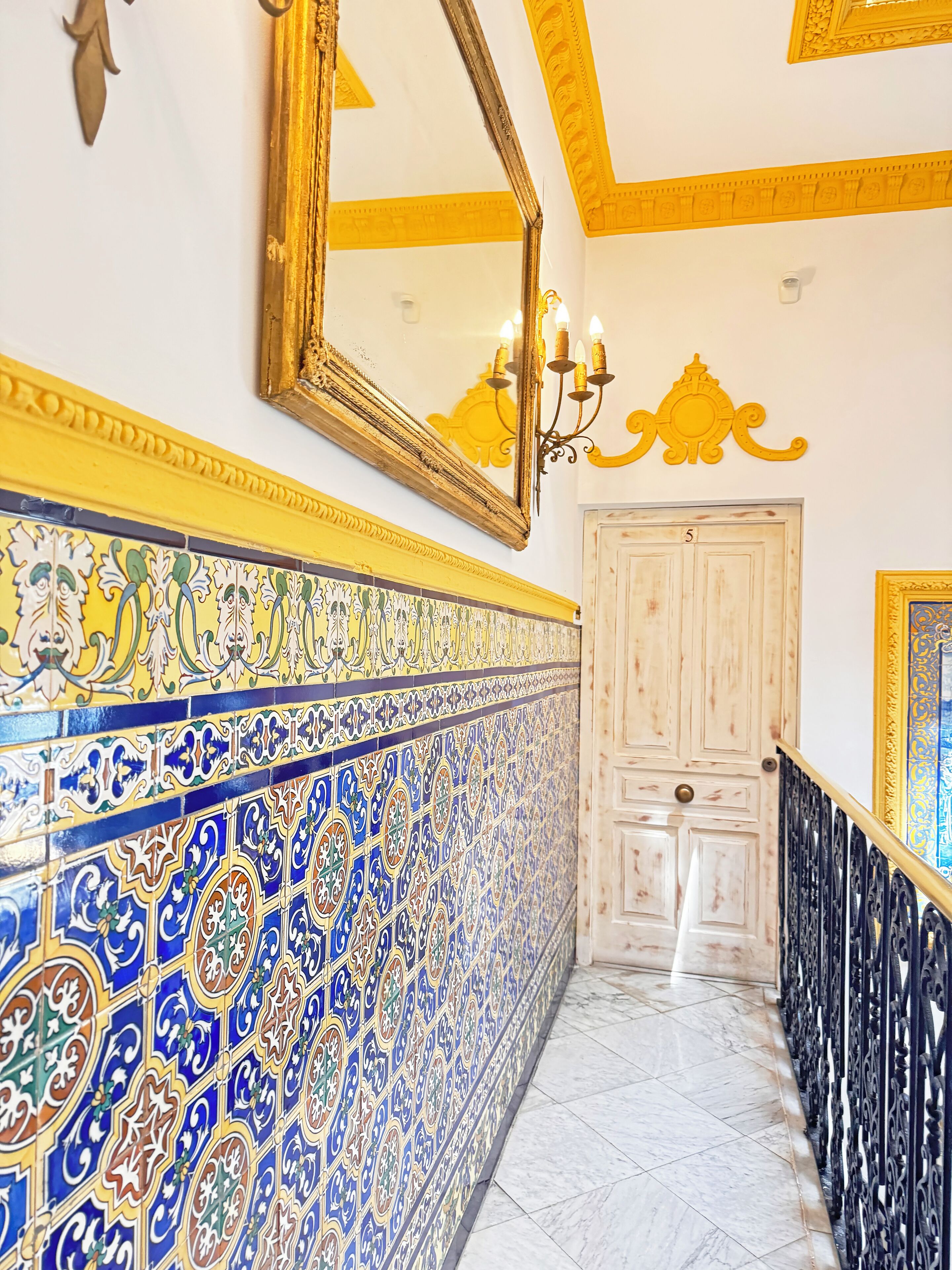 Photo - Palace House Hércules Apartments