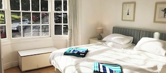 5 bedroom accommodation in Cowes