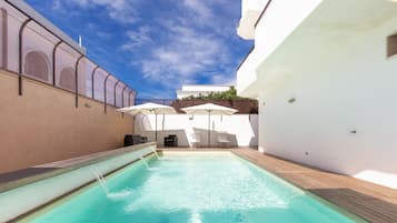 Seasonal outdoor pool