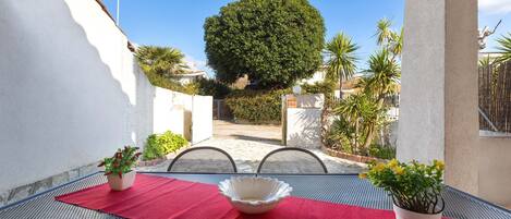 Perushuoneisto, 2 makuuhuonetta | Terassi/patio