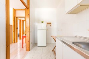 Basic House, 2 Bedrooms | Private kitchen | Full-size fridge, stovetop, cookware/dishes/utensils - Villetta Amilcare (Lecce)