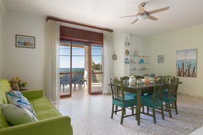 Appartement, 2 chambres | Coin séjour