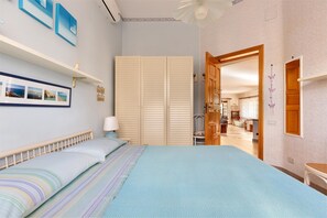 Casa Basic, 5 camere da letto | 5 camere, Wi-Fi gratuito