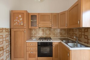 Casa Standard, 2 camere da letto | Cucina privata | Frigorifero con congelatore, forno, piano cottura